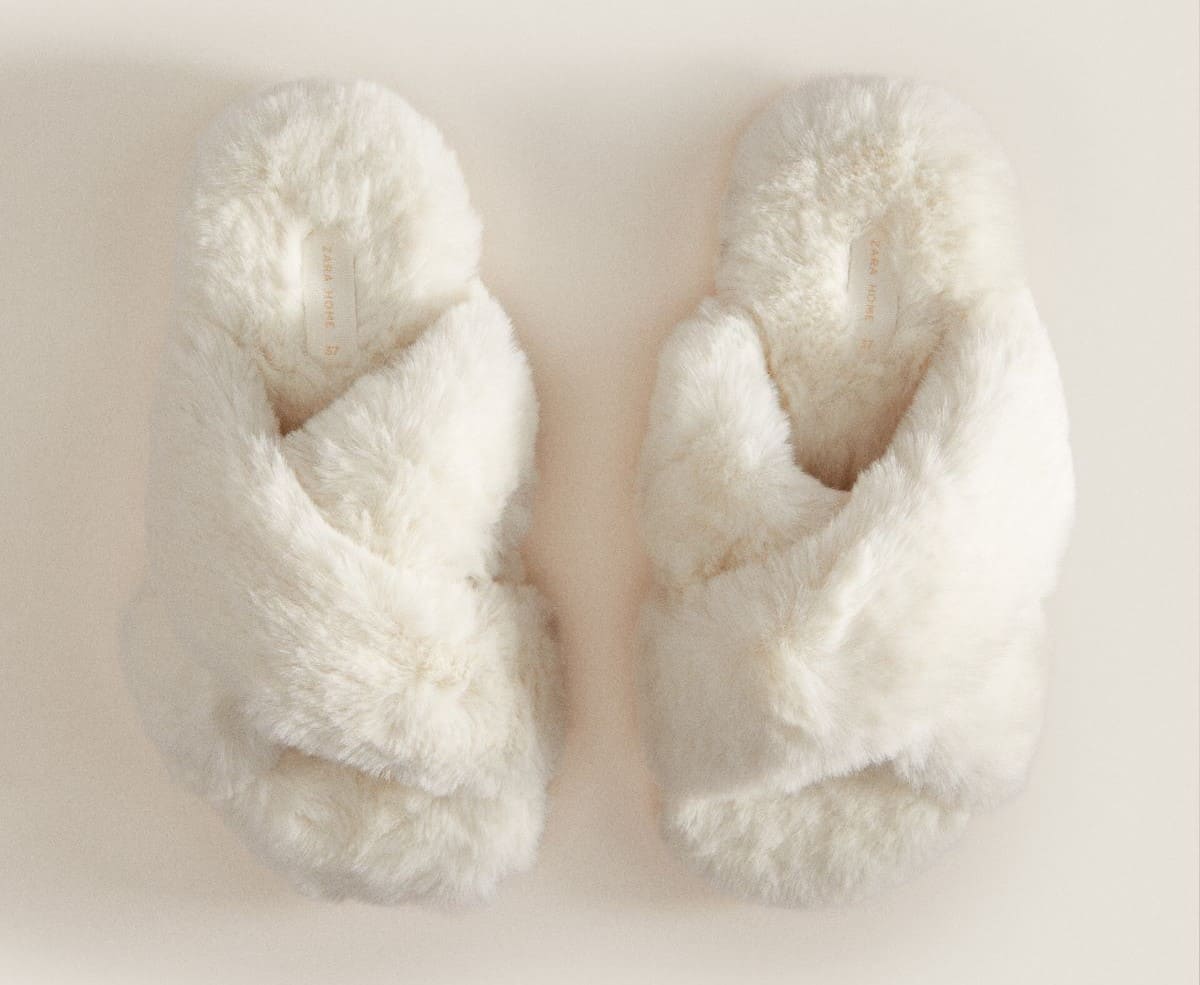 Slippers with faux fur cross straps by Zara Home