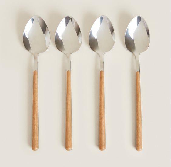 Box 4 Spoons with Round Handle Detail