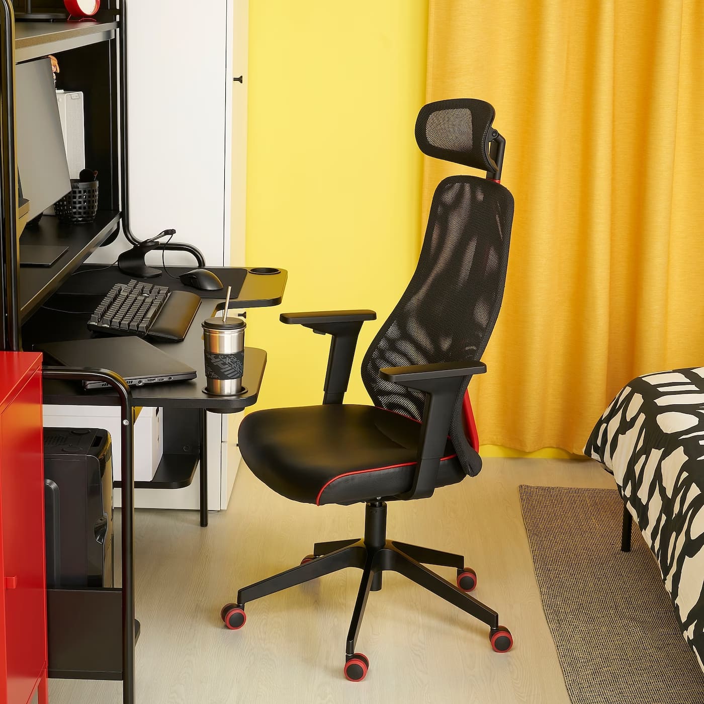 Gaming room MATCHSPEL Gaming Chair