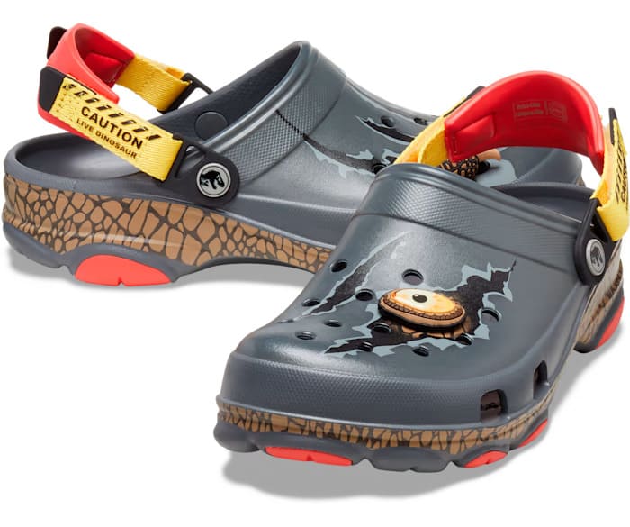 Crocs surprises children with their Jurassic Park clogs: they won