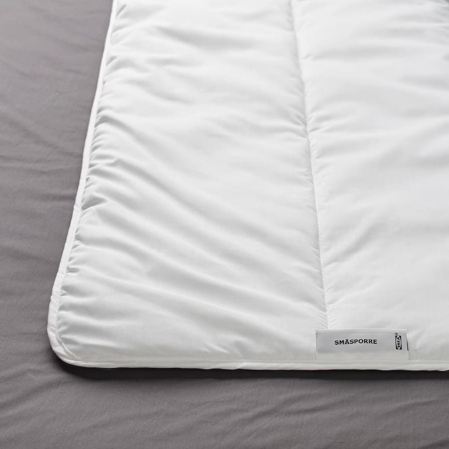Småsporre comforter that gives 