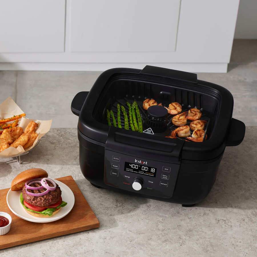 Best Buy Instant - 6-in-1 Smokeless Indoor Grill & Air Fryer with OdorErase Technology