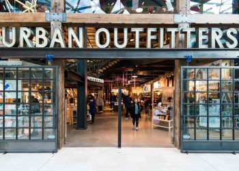 Urban Outfitters innisfree Green Tea Seed Serum