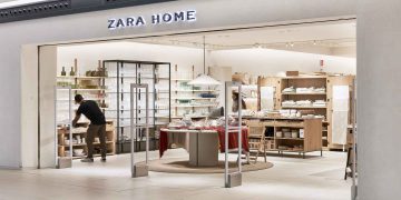 Zara Home LIGHT COTTON SCENTED CANDLE