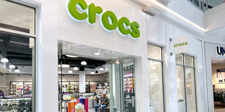 The new collection of Crocs backpacks with a classic style similar to the usual clogs